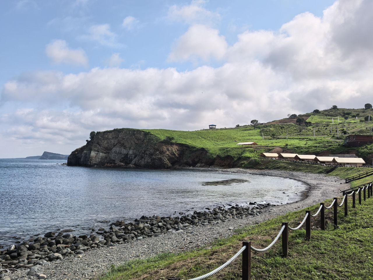 Палатки у моря