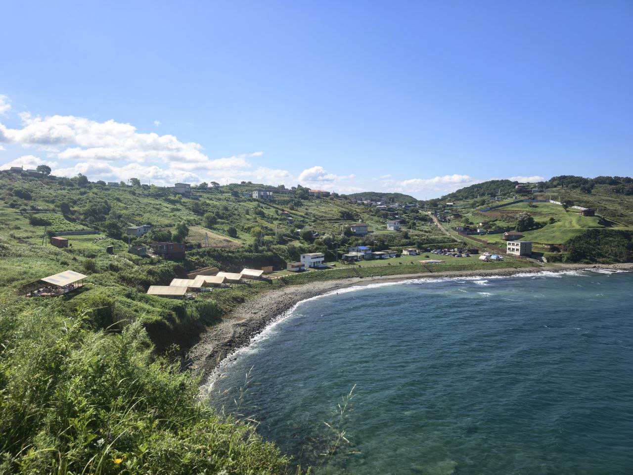 Дома на склоне