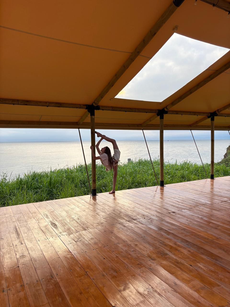 Йога с видом на море